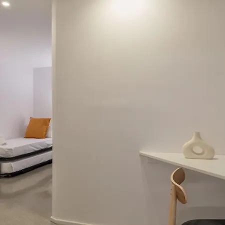 Flateli Lorenzana 35 C شقة خيرونا